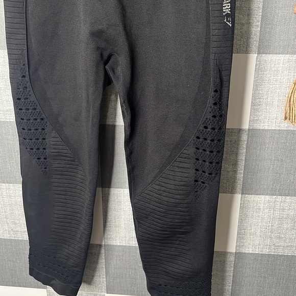 Gymshark Athletic Pants Capri Black Energy - Picture 3 of 6